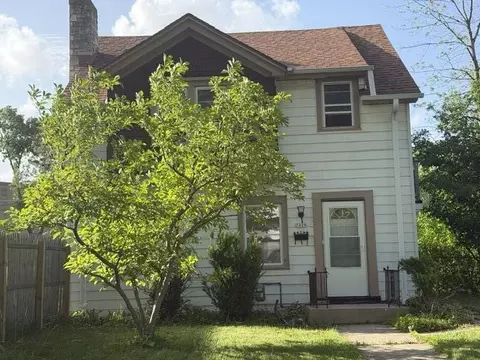 2428 W Roosevelt, Milwaukee, WI 53209
