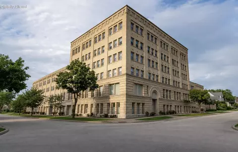 904 E Pearson #115, Milwaukee, WI 53202