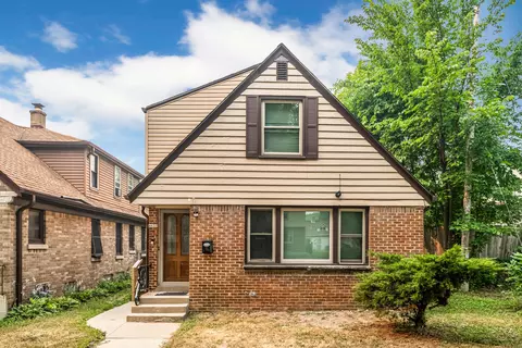4631 W Keefe, Milwaukee, WI 53216