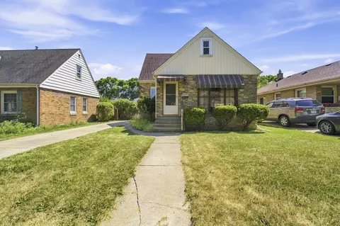 2915 E Allerton, Saint Francis, WI 53235