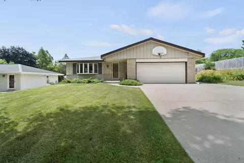 4109 W Hemlock, Milwaukee, WI 53209