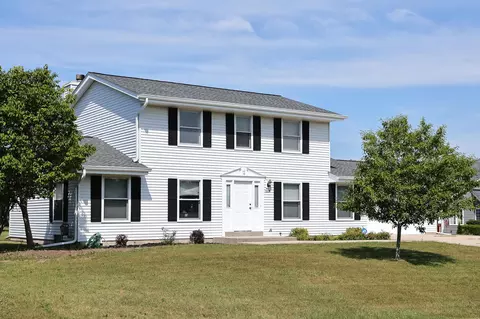 8795 S Lizanne, Oak Creek, WI 53154