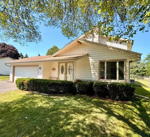 w174n9459 Devon Wood, Menomonee Falls, WI 53051