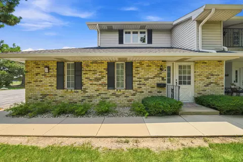 3018 86th #204, Kenosha, WI 53142
