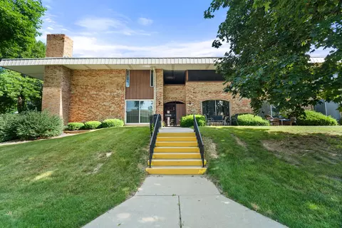 11936 W Mll, Milwaukee, WI 53225