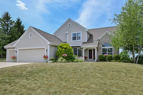 1621 Hunter, Waukesha, WI 53189