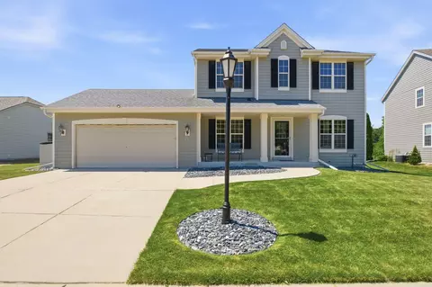 3830 Creekside, Waukesha, WI 53189