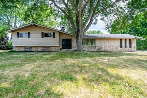2050 Mt Kisco, Elm Grove, WI 53122