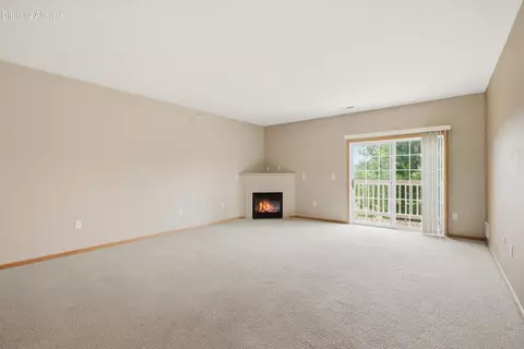 6020 S Buckhorn #210, Cudahy, WI 53110