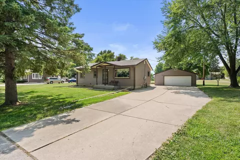 10549 S 4th, Oak Creek, WI 53154