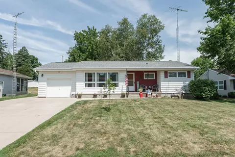 24 Park Vw, Watertown, WI 53094