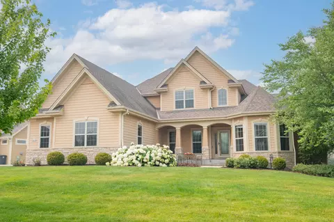 w197n5635 Powell, Menomonee Falls, WI 53051