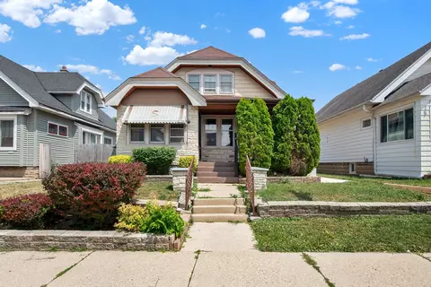 2136 S 72nd, West Allis, WI 53219