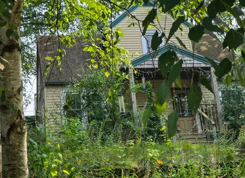 1427 Woodland, Eau Claire, WI 54701