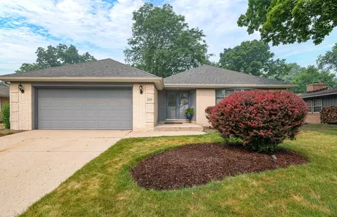 3303 S 123rd, West Allis, WI 53227