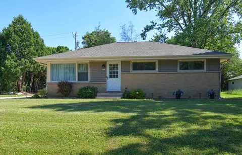 4625 W Parkland, Brown Deer, WI 53223