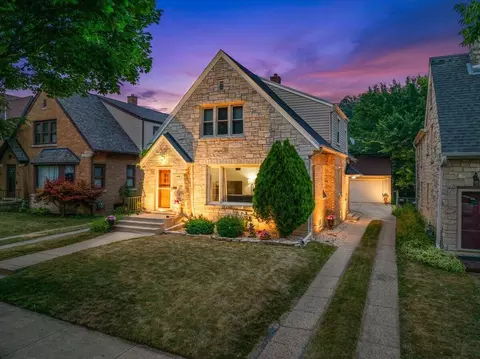 2650 N 70th #2652, Wauwatosa, WI 53213