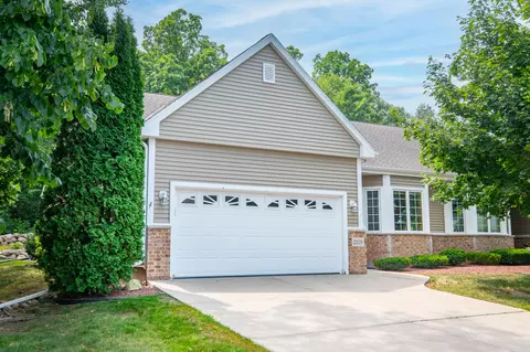 2379 Stoney, Grafton, WI 53024