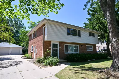 1531 N 116th #1533, Wauwatosa, WI 53226