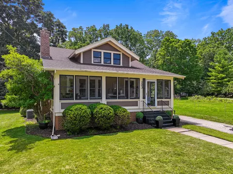 203 W Geneva, Williams Bay, WI 53191