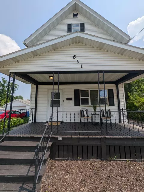 611 S 8th, Watertown, WI 53094