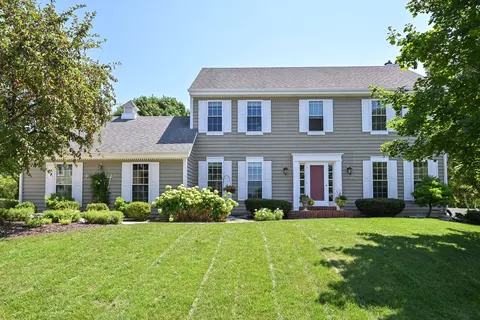 w170n5025 Old Hickory, Menomonee Falls, WI 53051