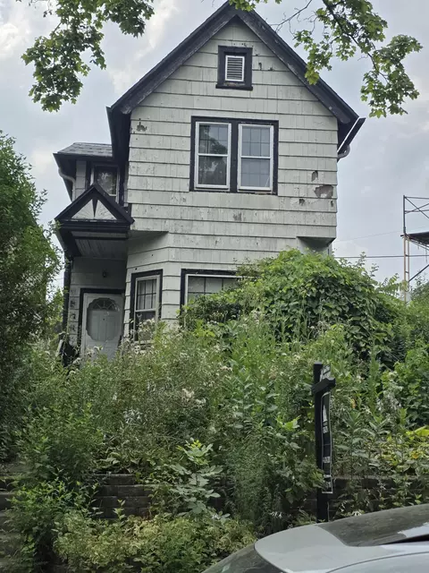 2237 S Woodward, Milwaukee, WI 53207