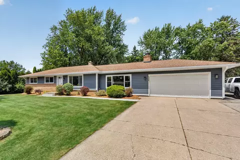 16000 W Santa Rosa, New Berlin, WI 53151