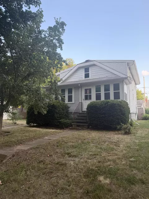 1331 E Saveland, Milwaukee, WI 53207
