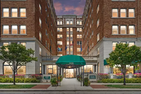 1028 E Juneau #418, Milwaukee, WI 53202