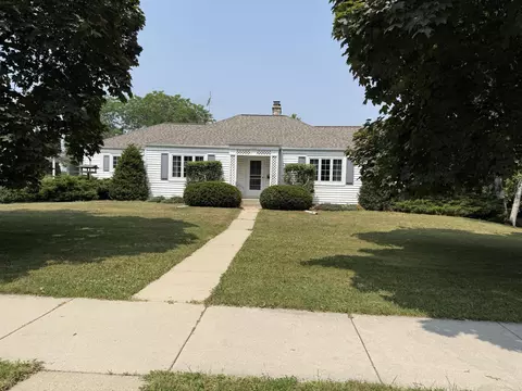 1038 W Grand, Port Washington, WI 53074