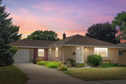3667 S Sunset, Milwaukee, WI 53220
