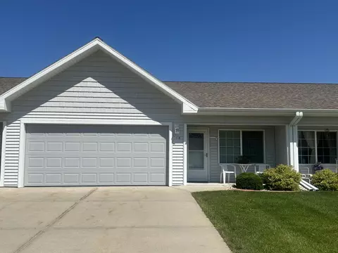 418 Novak, Hartford, WI 53027