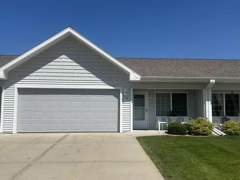 418 Novak, Hartford, WI 53027
