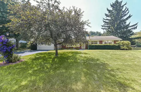 18571 W Hillcrest, New Berlin, WI 53146