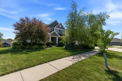 Exterior - 6622 N Kurey, Appleton, WI 54913 photo 5 of 12