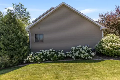 Exterior - 6622 N Kurey, Appleton, WI 54913 photo 11 of 12