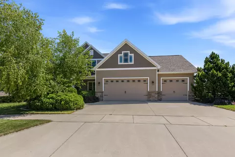 Exterior - 6622 N Kurey, Appleton, WI 54913 photo 3 of 12