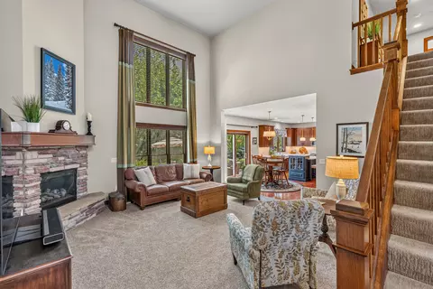 Living - 6622 N Kurey, Appleton, WI 54913 photo 1 of 4