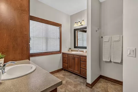 Bath - 6622 N Kurey, Appleton, WI 54913 photo 2 of 7