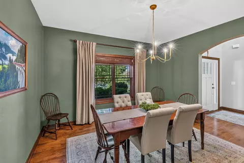 Dining - 6622 N Kurey, Appleton, WI 54913 photo 2 of 3