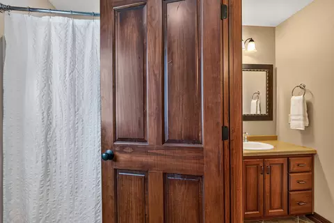 Bath - 6622 N Kurey, Appleton, WI 54913 photo 6 of 7