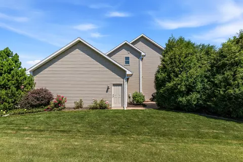 Exterior - 6622 N Kurey, Appleton, WI 54913 photo 12 of 12