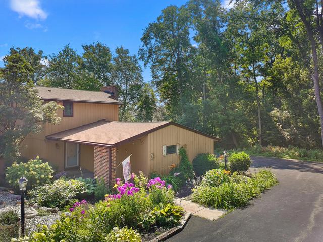 469 Country Clb # 8, Lake Geneva, WI 53147