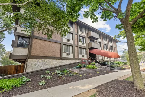 2025 E Greenwich #314, Milwaukee, WI 53211