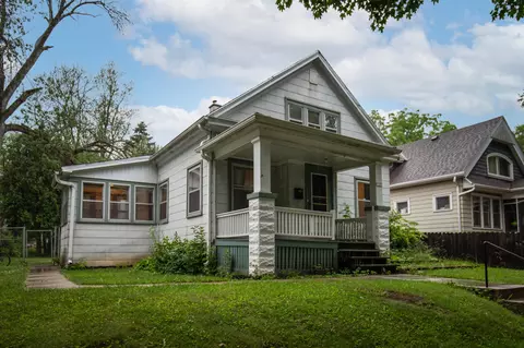 5527 N 38th, Milwaukee, WI 53209