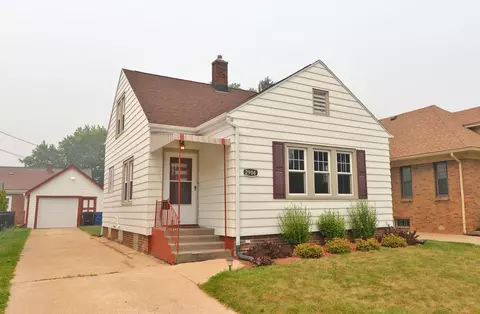 2906 Green, Racine, WI 53402