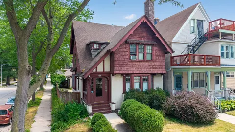 2976 N Cramer, Milwaukee, WI 53211