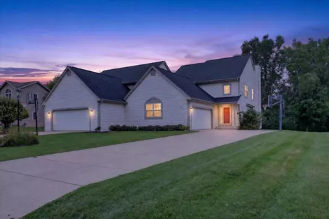 n48w16103 Lone Oak, Menomonee Falls, WI 53051