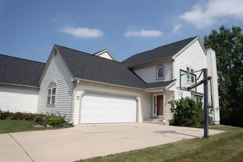 n48w16103 Lone Oak, Menomonee Falls, WI 53051